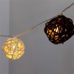   Iris Gömb alakú fonott/rattan/4m/fehér + barna/20db LED-es/3xAA elemes fényfüzér, fénydekoráció