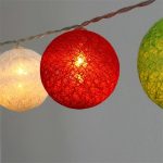   Iris Gömb alakú 6cm/színes fonott/1,5m/piros-fehér-zöld/10db LED-es/USB-s fényfüzér, fénydekoráció
