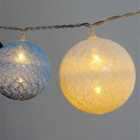 Iris Gömb alakú 6cm/színes fonott/4,5m/kék-v.kék-fehér/30db LED-es/USB-s fényfüzér, fénydekoráció Iris Gömb alakú 6cm/színes fonott/4,5m/kék-v.kék-fehér/30db LED-es/USB-s fényfüzér, fénydekoráció